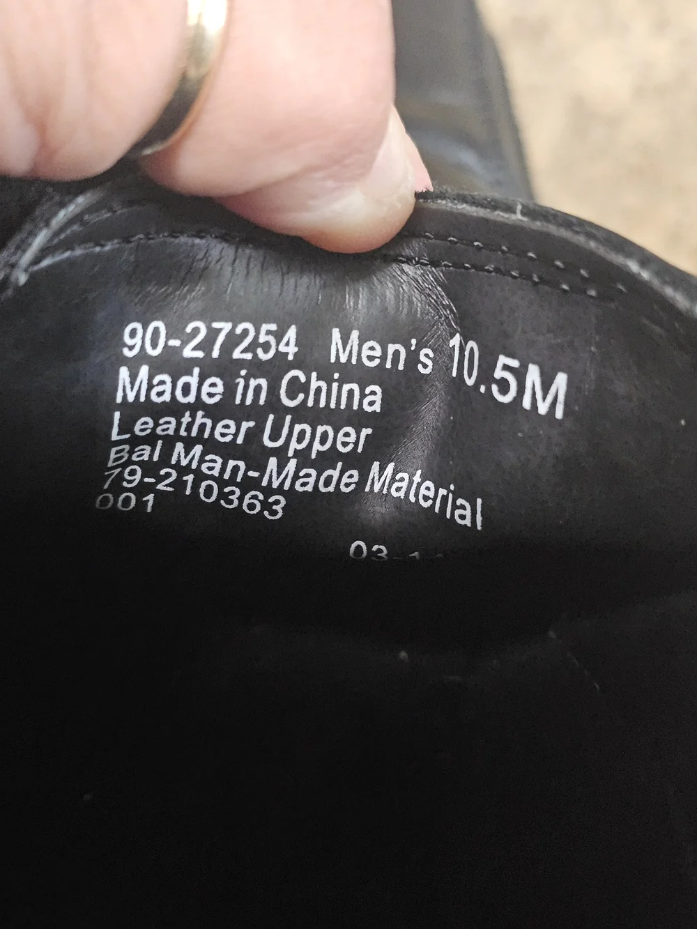 Dockers polished black